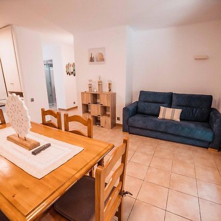 Apartamento Reformado A 2 Minutos De La Playa En Calella! كاليلا دو بالافروجيل المظهر الخارجي الصورة